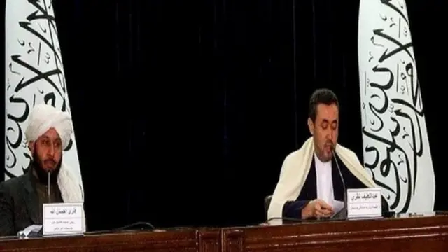 ښاغلی نظري (ښي اړخ ته) وايي، د ګډوډۍ مخنیوي لپاره یې دا لیک استولی دی