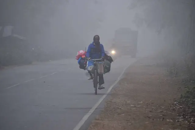 બીબીસી ગુજરાતી ધુમ્મસ ગુજરાત ઉત્તર ભારત પ્રદૂષણ ફેફસાં બીમારી 