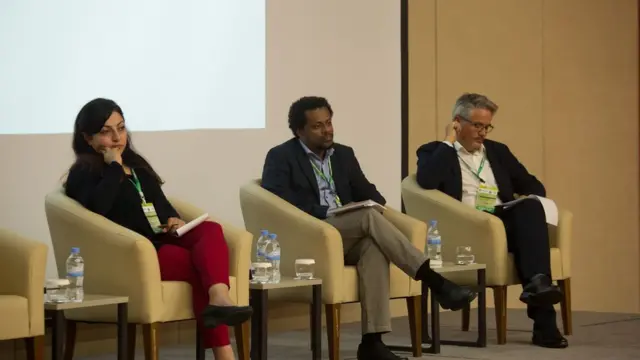 አቶ ወንድወሰን ሚቻጎ መሀል ላይ