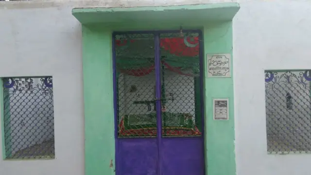 वाराणसी में आशिक-माशूक की मज़ार.