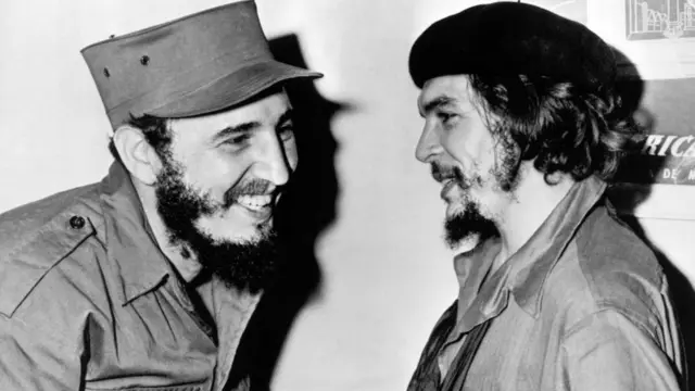 ফিদেল কাস্ত্রোর সঙ্গে চে গেভারার প্রথম দেখা হয় মেক্সিকোয়