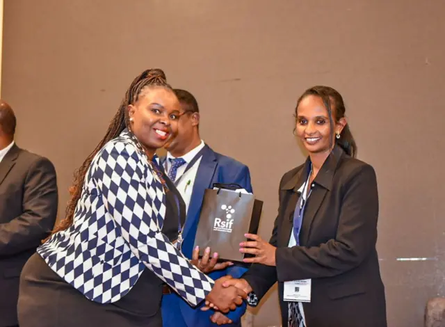 Dr Feeneet wayita badhaasa fudhattuutti