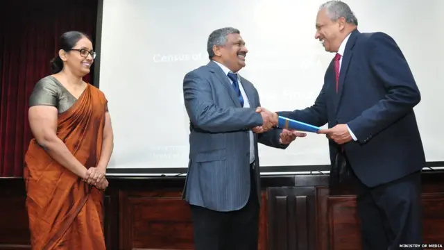 සංගණන වාර්තාව පිළිගැන්වූ අවස්ථාව