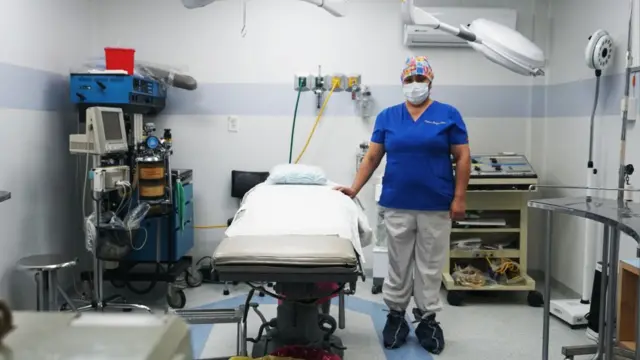 La sala de cirugía de la clinica Bassuary.