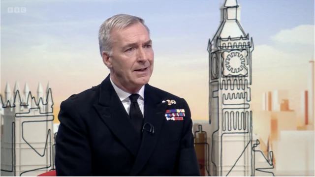 سِر تونی راداکین، رئیس ستاد دفاع بریتانیا، در گفتگو با بیبیسی