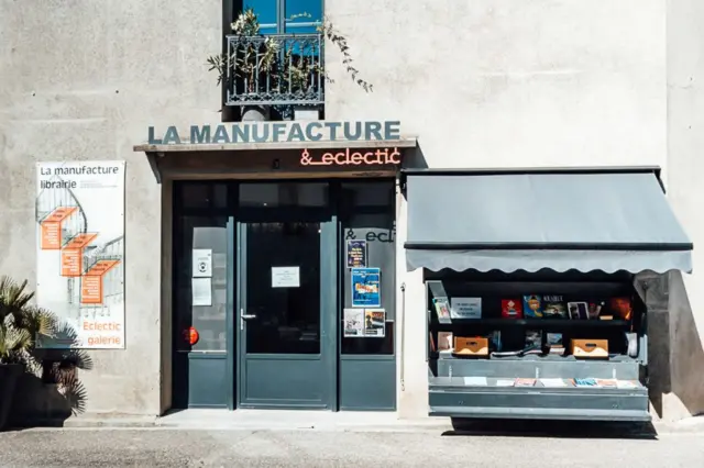 Montolieu, desa buku, toko buku