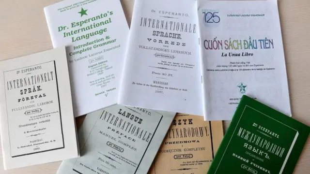 Varios cuadernillos sobre lenguaje