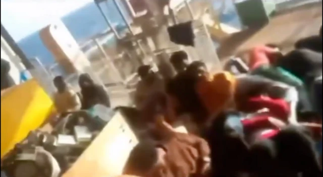 Namoota Galaana keessatti buufata boba'aa keessatti danqaman