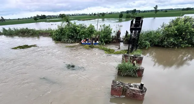 ماہرین کا کہنا ہے کہ پنجاب کے دریاؤں پر بنے ڈیمز کھولنے پر پہلے انڈیا کا نقصان ہو گا