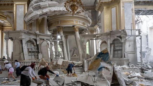 A Catedral da Transfiguração após ataque