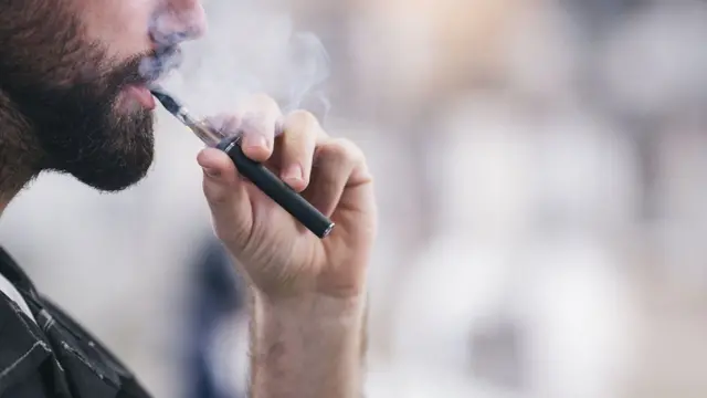 De nombreuses cigarettes électroniques utilisent des batteries lithium-ion