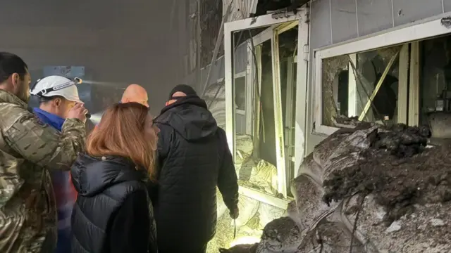 Міністерка енергетики Сітлана Гринчук на одному з пошкоджених обʼєктів енергетичної системи