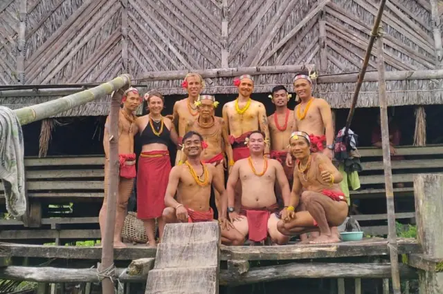 Sikerei dan turis mancanegara