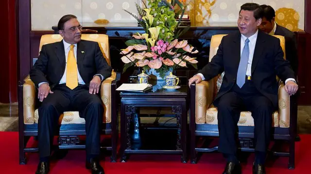 शी जिनपिंग के साथ आसिफ़ अली ज़रदारी