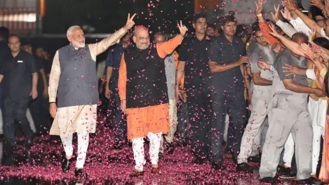 नरेंद्र मोदी