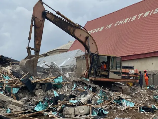 Rescue operation dey go on for di site