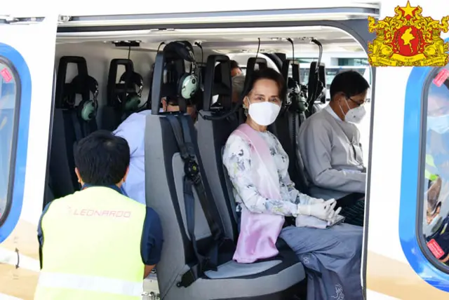 အတိုင်ပင်ခံနဲ့သမ္မတတို့စွပ်စွဲခံရတဲ့ ရဟတ်ယာဥ်ငှားရမ်းမှုအဂတိမှုမှာ လူကယ်ပြန်အတွင်းဝန်ကို စစ်ဆေး