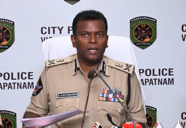 రవిశంకర్, సీపీ వైజాగ్