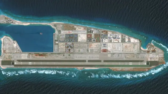 Pulau buatan Cina di Spratly dikecam negara-negara tetangganya.