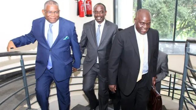 Dr Sezibera (hagati) wayoboye umuryango w'ibihugu by'Afurika y'iburasirazuba, ni we minisitiri w'ububanyi n'amahanaga mushya w'u Rwanda