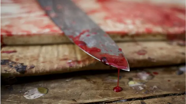 Ọbẹ to kun fun ẹjẹ