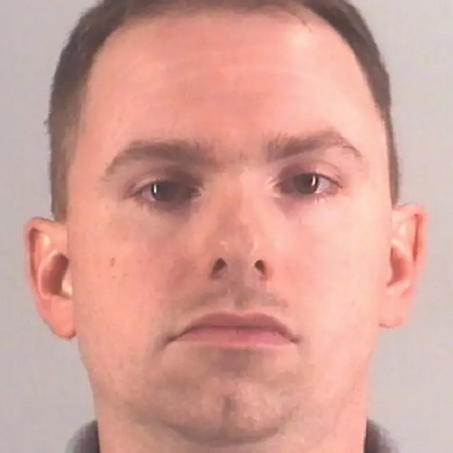 አታቲያና ጄፈርሰንን ተኩሶ የገደለው ፖሊስ አሮን ዲን