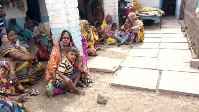 तांड्यावरील वातावरण