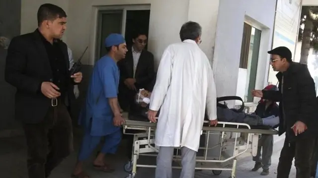 د کابل ختیځ او لویدیځ کې د طالبانو بریدونو ټپیان روغتون ته وړل شوي