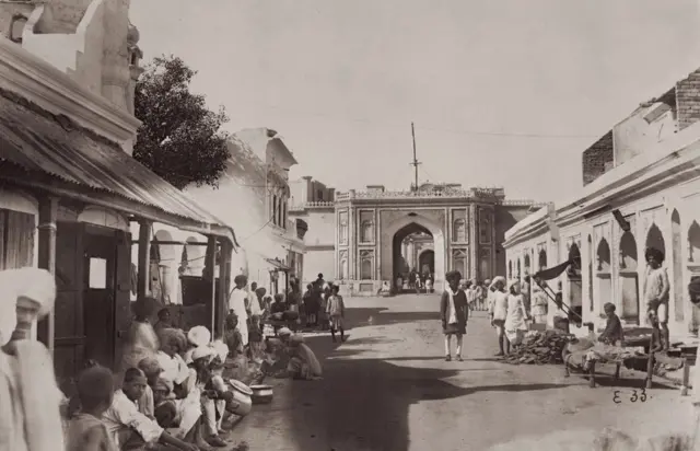 A street Leading to City Palace, Jaipur