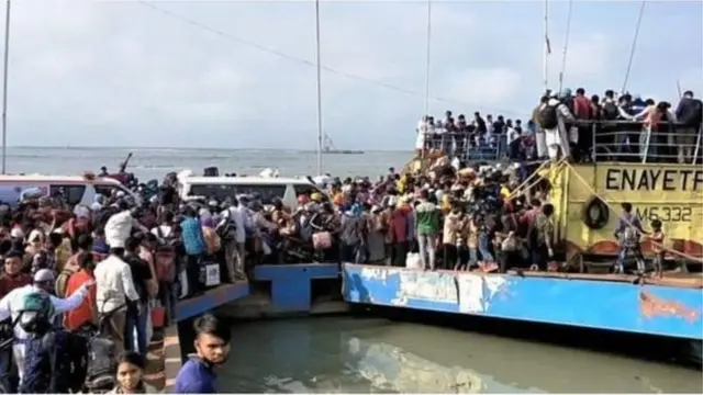 ঈদে লক্ষ লক্ষ মানুষ গ্রামে গিয়েছিলেন।