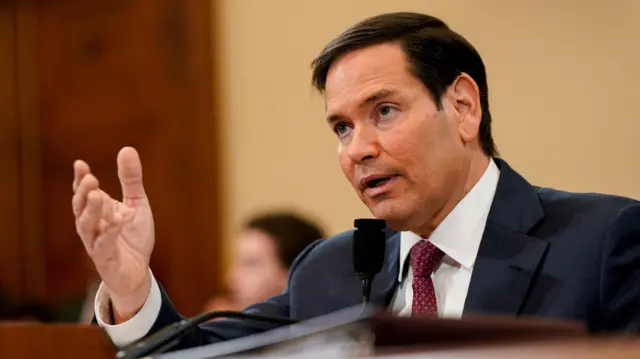 Марко Рубио во время слушаний в Конгрессе США