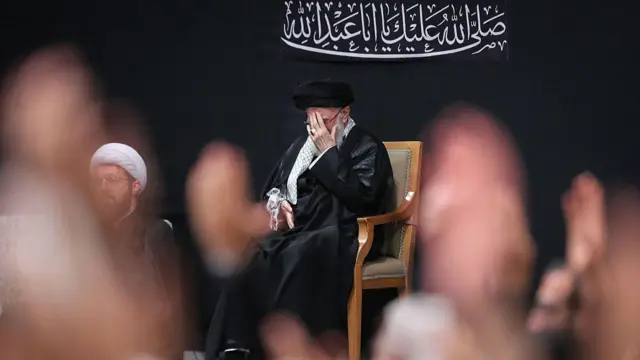 علی خامنه‌ای