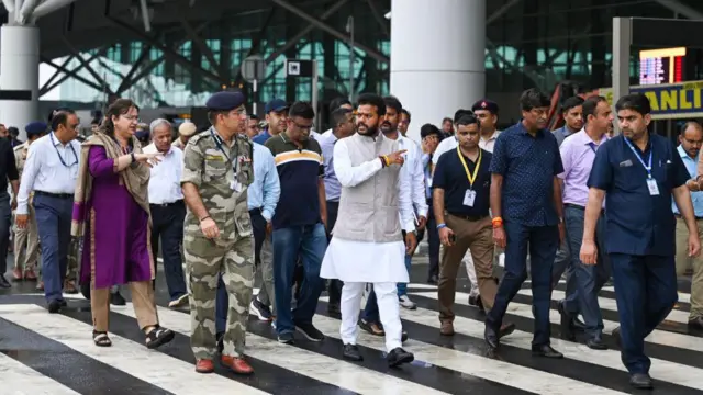 దిల్లీ విమానాశ్రయంలో కూలిన పైకప్పు