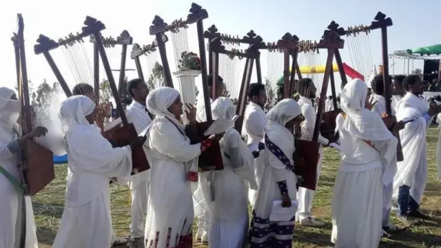 በገና ዝድርድሩ ደቂ ኣንስትዮን ደቂ ተባዕትዮን መዘምራን