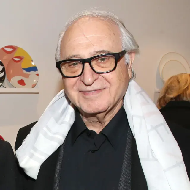 موزه هنرهای معاصر در سال ۱۳۵۶ افتتاح شد و تا انقلاب سال ۵۷، کامران دیبا مدیریت آن را برعهده داشت