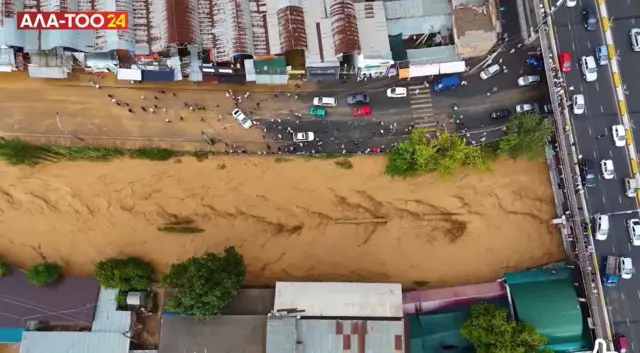 Нөшөрдөн кийин Ак-Буура дарыясынын аркырап кирип жаткан учуру