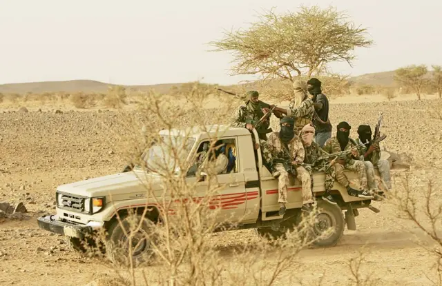 Des hommes armés à bord d'un pick up au nord du Mali