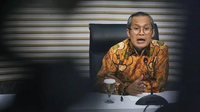 Wakil Ketua KPK Alexander Marwata menyampaikan keterangan pers di Gedung Merah Putih KPK, Jakarta, Kamis (23/11/2023).