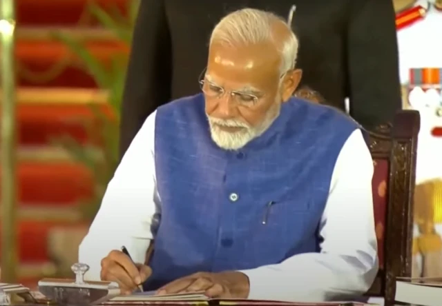 3-வது முறை பிரதமராகப் பதவியேற்றார் மோதி