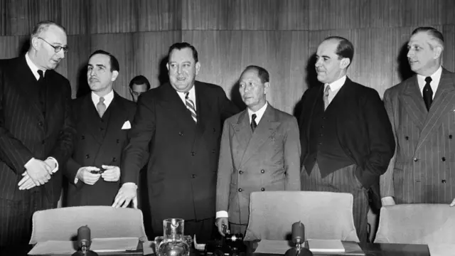 Miembros del Comité Especial para Palestina con el Secretario General de la ONU, Trygve Lie