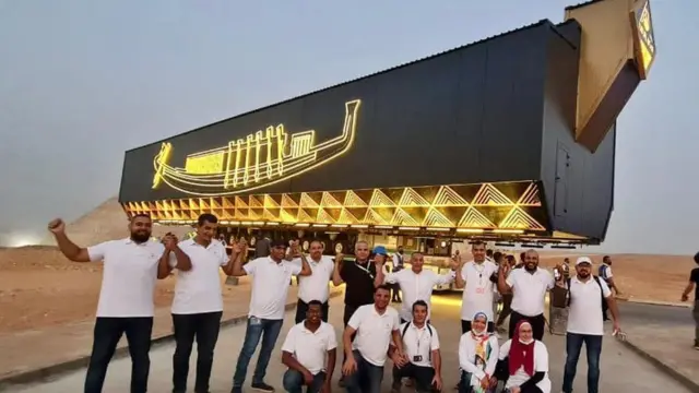 نقل "مركب الشمس" للفرعون خوفو إلى المتحف المصري الكبير