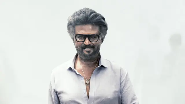 திரைத்துறையில் எப்போதும் ரஜினிக்கு எதிராக ஒருவர் இருந்துகொண்டே இருந்ததாகவும், அது குறித்து அவர் எப்போதும் கவலை கொண்டதாக தெரியவில்லை என்றும் கூறுகிறார்