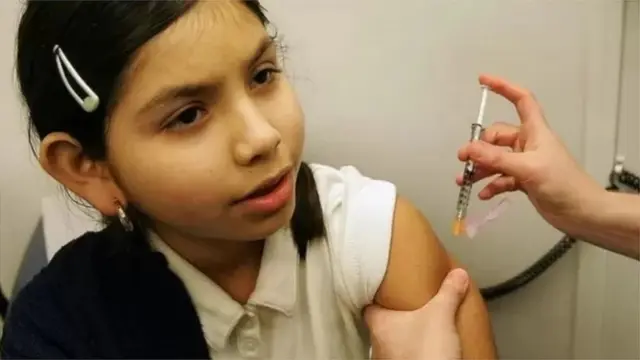 मुलं लसीकरण