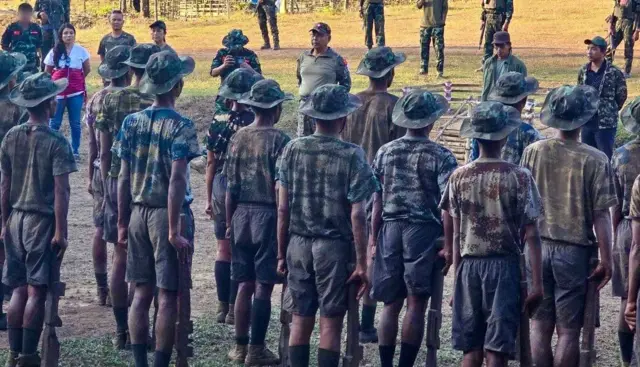 NUG ပြည်ထောင်စုဝန်ကြီးချုပ် နဲ့ PDF သင်တန်းသူ၊သင်တန်းသားတွေ