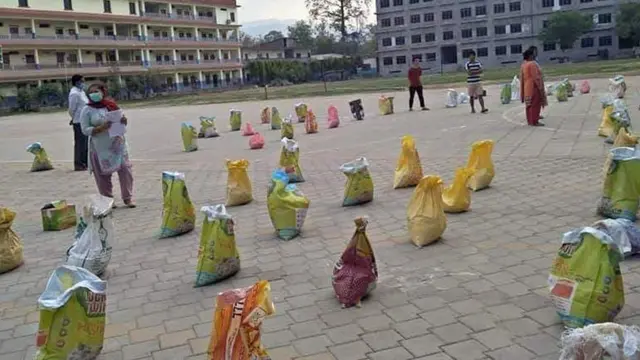 राहत सामग्री