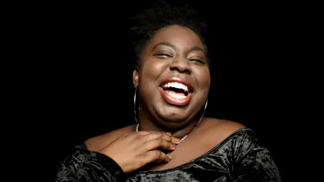 Смеющаяся женщина