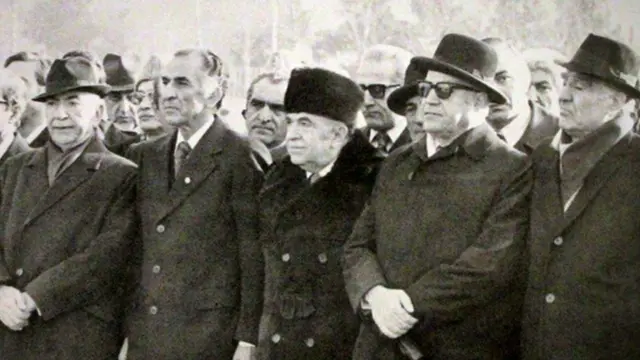 اقبال، شریف امامی، هویدا، آموزگار و ریاضی