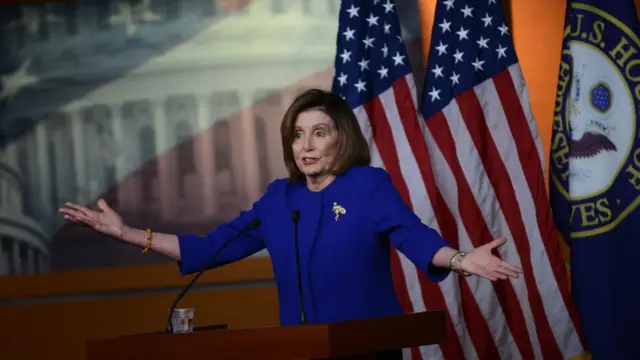 نینسی پلوسی