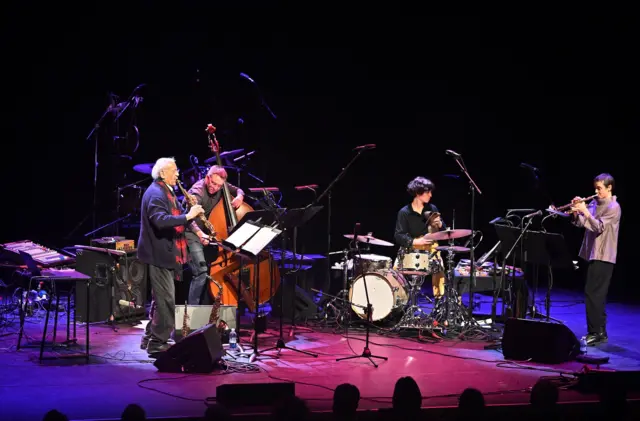 "Новый акустический квартет" Энтони Брэкстона на сцене концертного зала "Барбикан"