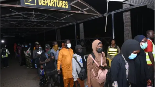 Nigerians wey return from Sudan